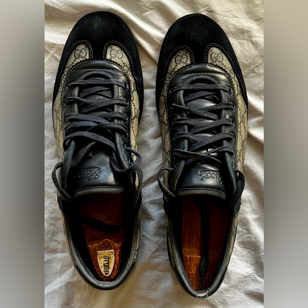 Vintage Gucci (Blue & Beige) GG Print Sneaker w/ blue sole. Size US 13
